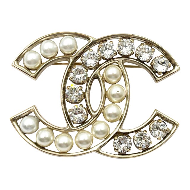 Chanel Gold Frame Pearl Crystal Large Brooch For Sale