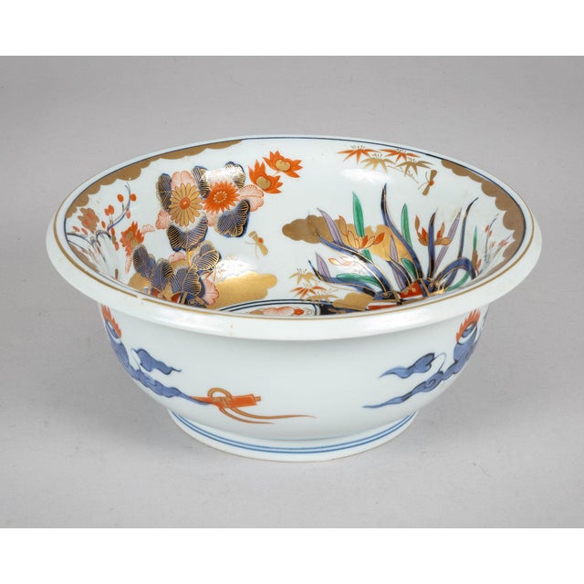 Mid 18th Century Fine Imari Hand-Painted Porcelain Bowl For Sale - Image 4 of 9