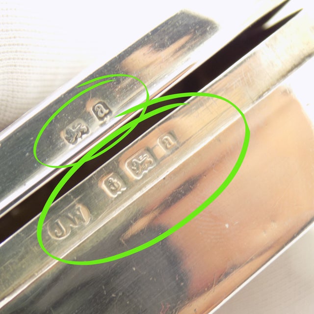 Vintage British Handmade Genuine Sterling Silver 925 Chiseled Pill Trinket Box For Sale - Image 14 of 17