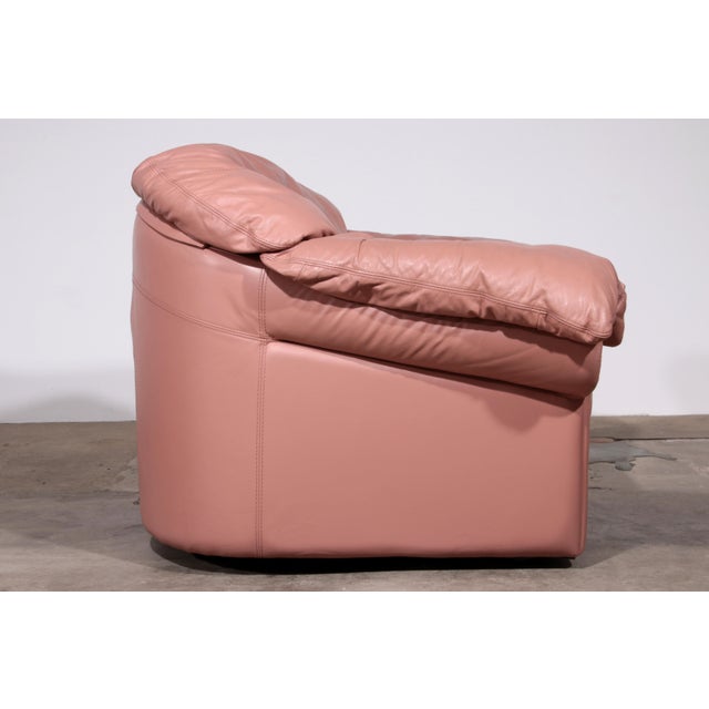 Vintage Italian Lounge Set in Rose Pink Leather, 1970s, Set of 4 For Sale - Image 16 of 18