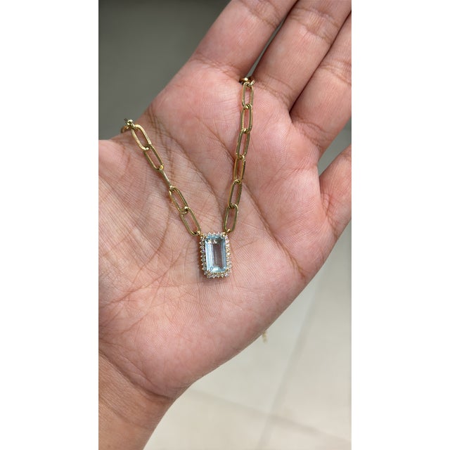 American 2.26ct Emerald-Cut Aquamarine & Diamond Halo Paperclip Chain Necklace in 14k Gold For Sale - Image 3 of 16