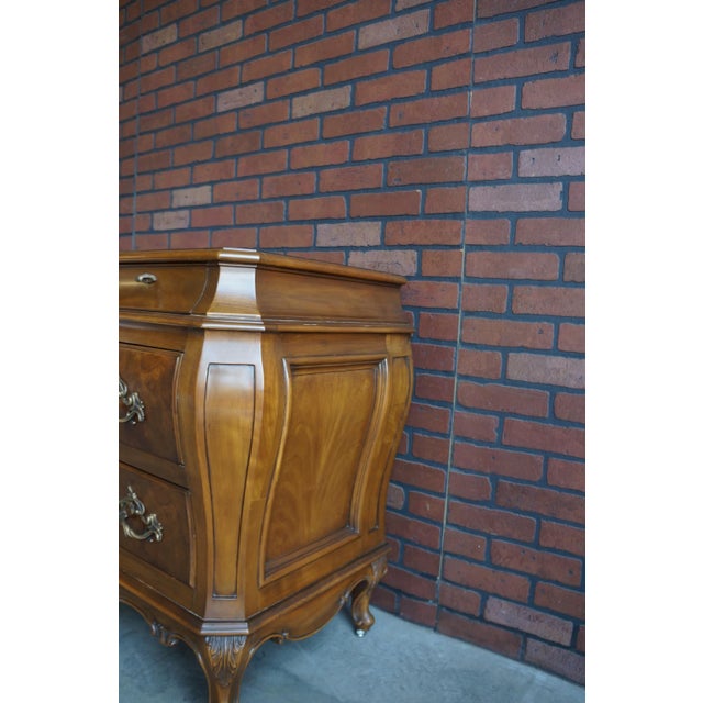 Late 20th Century Late 20th Century Pair of French Provincial Nightstands ~ Bedside Chests ~ Chest of Drawers ~ by Karges For Sale - Image 5 of 6