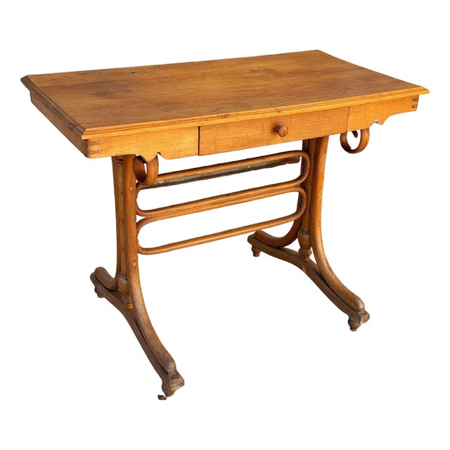 Rare Vienna Secession Austrian Blond Model 962 Bistro Table Attributed to Thonet, 1904 For Sale