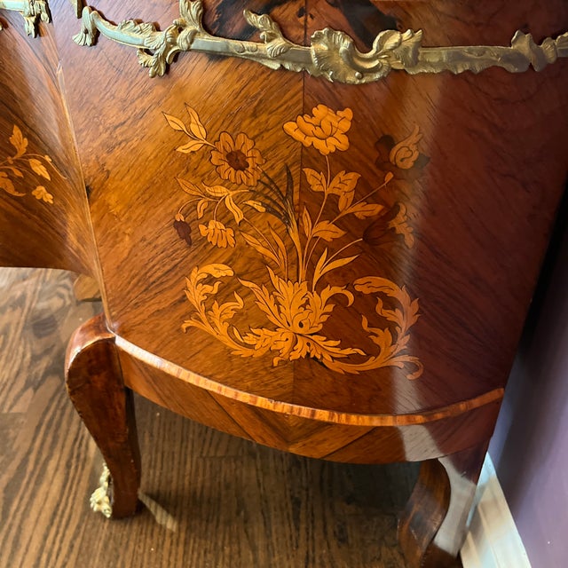 19th Century Antique Vitrine (Curio Cabinet) in Rococo Style For Sale - Image 12 of 12