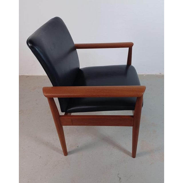 Finn Juhl Set of Two Fully Restored Armchairs Including Custom Upholstery Cado For Sale - Image 9 of 14