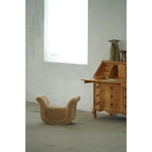 This exquisite stool, crafted in the 1930s by Otto Schulz for Boet Göteborg, is a prime example of Swedish Modern design....