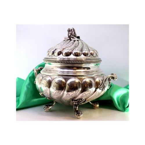 Metal Silver Tureen with Fluted Reliefs For Sale - Image 7 of 9
