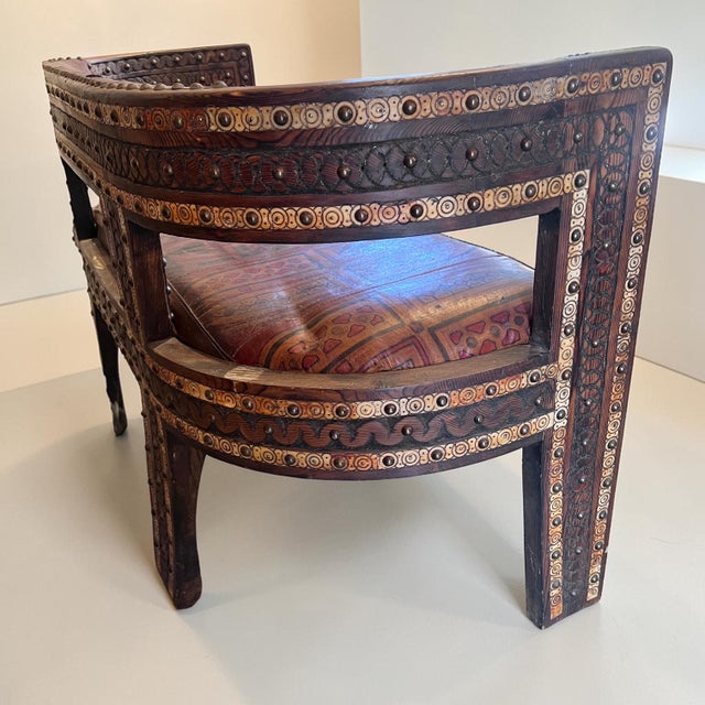 Brown African Hardwood and Leather Two‑seater Settee, 1960s For Sale - Image 8 of 11