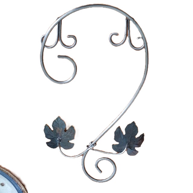 Late 20th Century Ken Edwards Signed Tonala Mexican Plate With Ornate Wall Hanger For Sale In Austin - Image 6 of 11