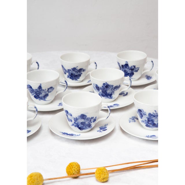 Ceramic Danish Porcelain Blå Blomst Mocha Cup Set from Royal Copenhagen, 1980s, Set of 20 For Sale - Image 7 of 11