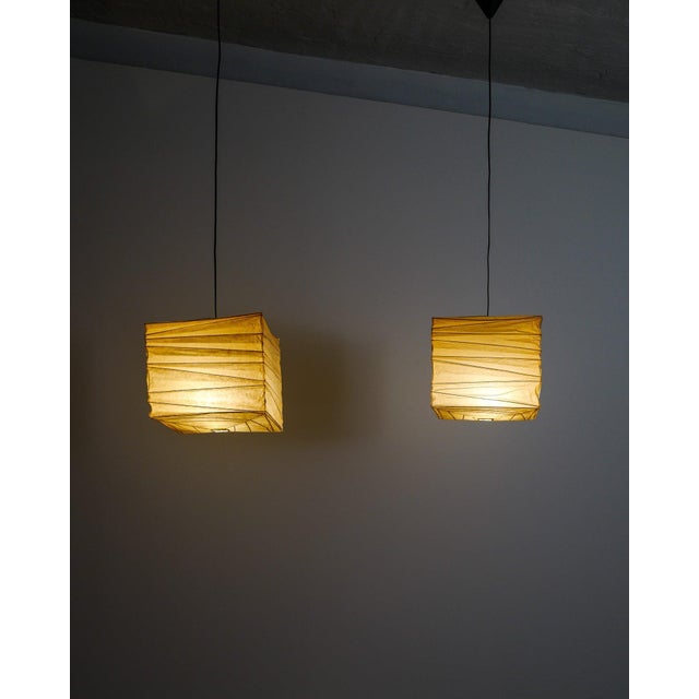 Mid-Century 33X Pendant Lamps by Isamu Noguchi for Ozeki & Co Ltd, 1970s, Set of 2 For Sale - Image 6 of 10