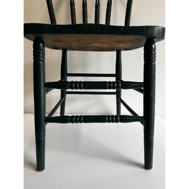 Early 20th Century Antique Bow Back Windsor Style Farmouse Chair With Original Patina For Sale - Image 5 of 11
