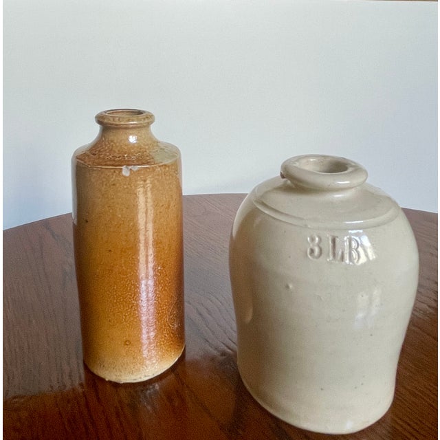1900 - 1909 Pair of Victorian Cream-Glazed Stoneware Jars With Capacity Marks For Sale - Image 5 of 12