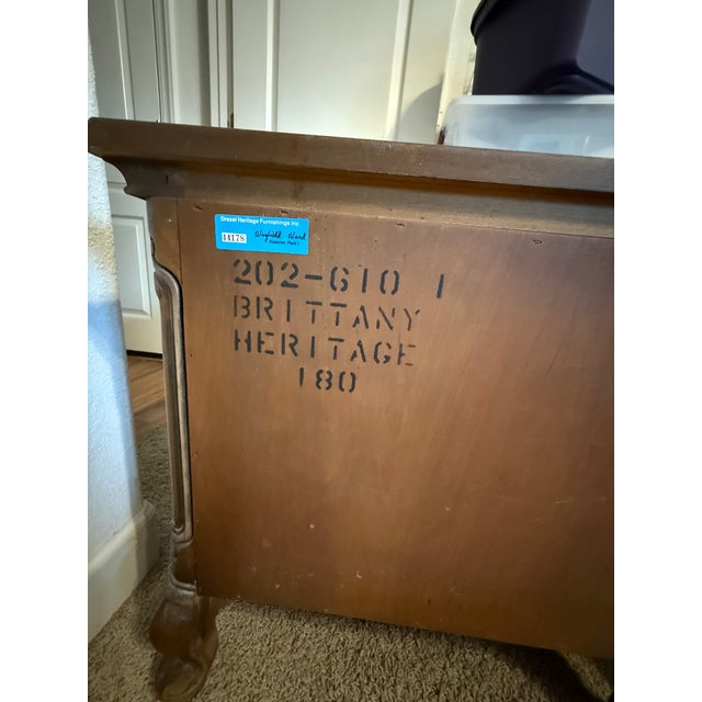 1960s Drexel Heritage French Provincial Louis XV Carved Walnut Nightstands, Pair For Sale - Image 18 of 18