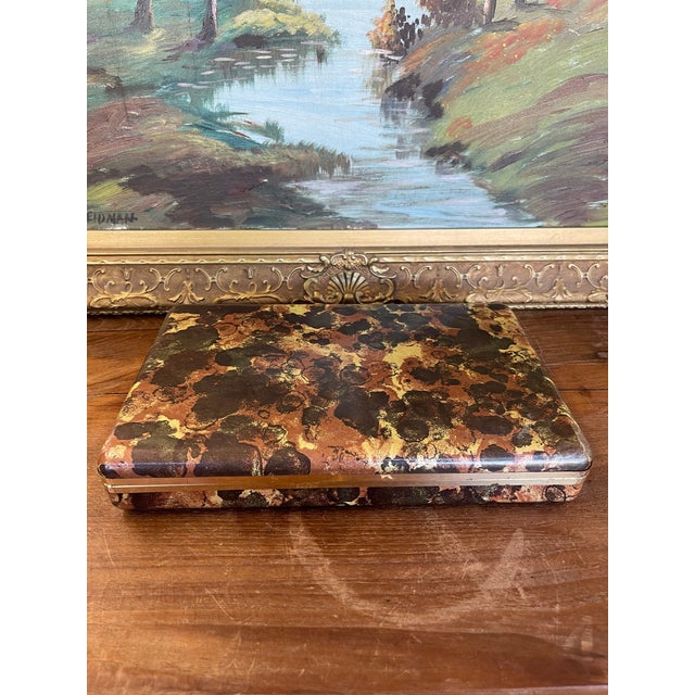 Gold Vintage Mid-Century Jewelry Case With Gold Velvet-Like Interior and Patterned Exterior For Sale - Image 8 of 10