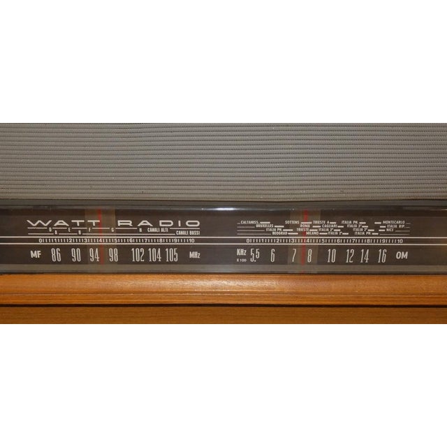 Wood Model WR 718 Turntable Radio in Wood and Bakelite from Watt Radio, Italy, 1960s For Sale - Image 7 of 13