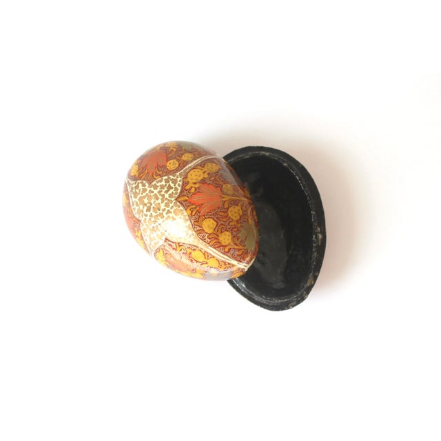 Indian Vintage Kashmir Egg Trinket Box Handmade Papier Maché For Sale - Image 3 of 11