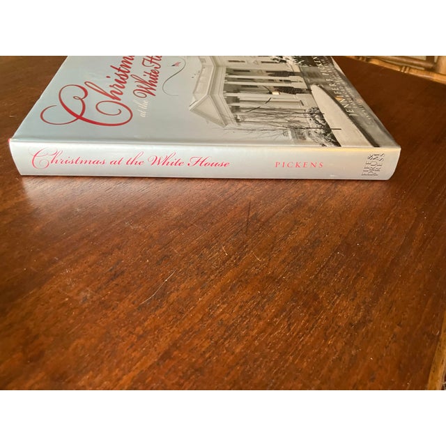 American Christmas at the White House by Picken, Jennifer B, Inscribed by Laura Bush 2010 For Sale - Image 3 of 5