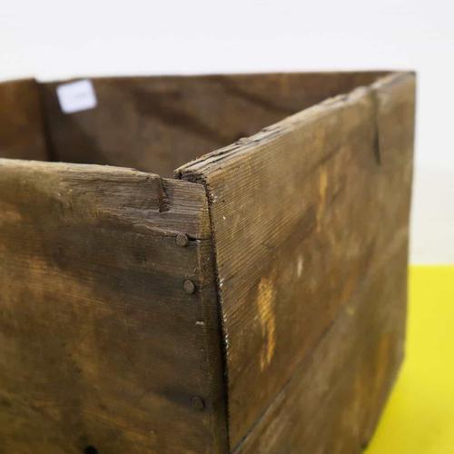 Industrial Raffineria Genovese Wooden Box with Original Writings For Sale - Image 3 of 8