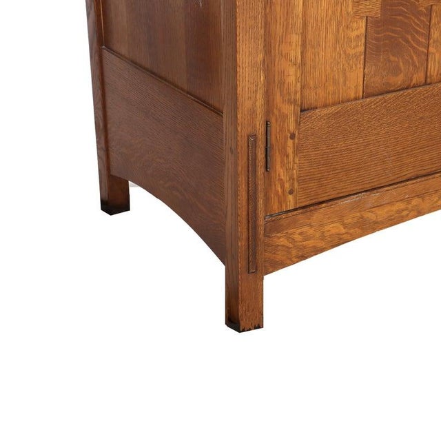 Vintage Stickley Arts & Crafts Oak & Hammered Copper Entertainment Cabinet For Sale - Image 14 of 15