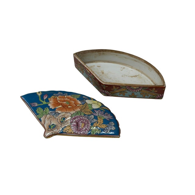 Cornflower Blue Vintage Blue Big Flowers Graphic Fan Shape Porcelain Trinket Box For Sale - Image 8 of 9