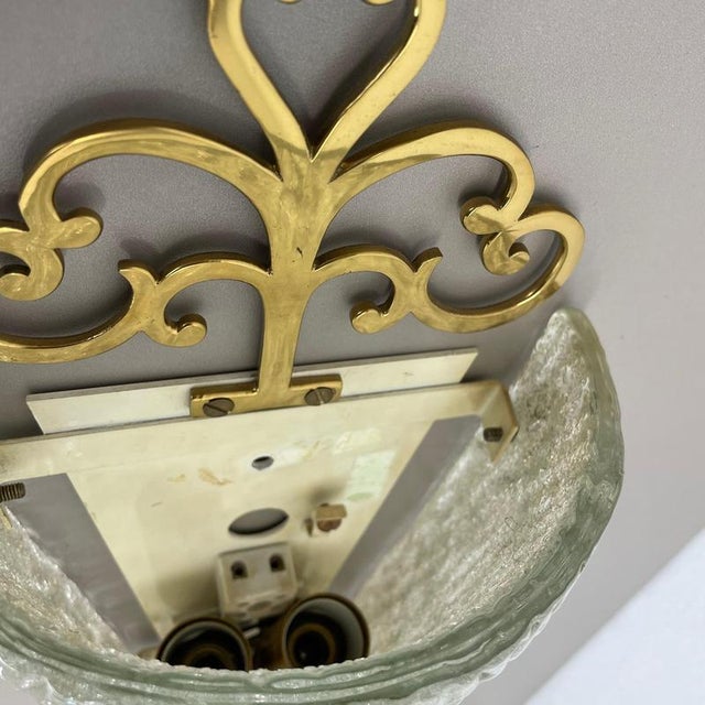 Metal Brass and Ice Glass Wall Light in the style of Kalmar, Germany 1970s For Sale - Image 7 of 18