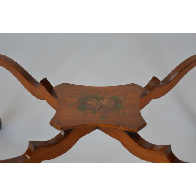 1900 - 1909 Adam Style Scallop Form Table For Sale - Image 5 of 11