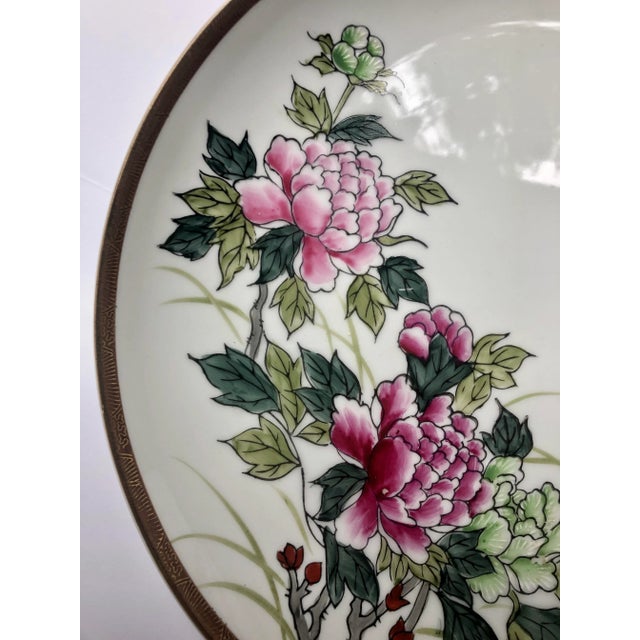Chinoiserie Large Round Chinoiserie Handpainted Porcelain Serving Platter With Birds and Peonies For Sale - Image 3 of 8