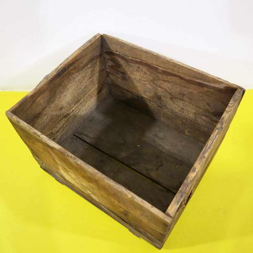 Wood Raffineria Genovese Wooden Box with Original Writings For Sale - Image 7 of 8