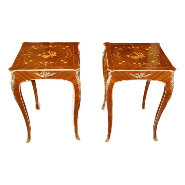 1990s Pair of French Louis XV Style Mixed Wood Inlaid Ormolu End Tables For Sale