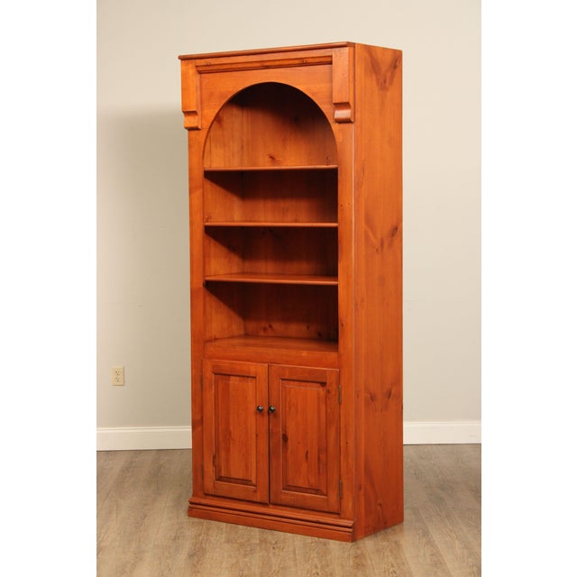 Early 21st Century Southern Craftsmen's Guild Quality Pine Bookcase