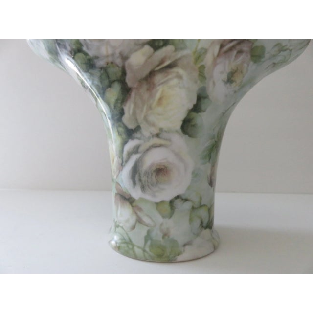 Antique White Late 20th Century Formalities Baum Brothers Basket Vase White Flowers For Sale - Image 8 of 10