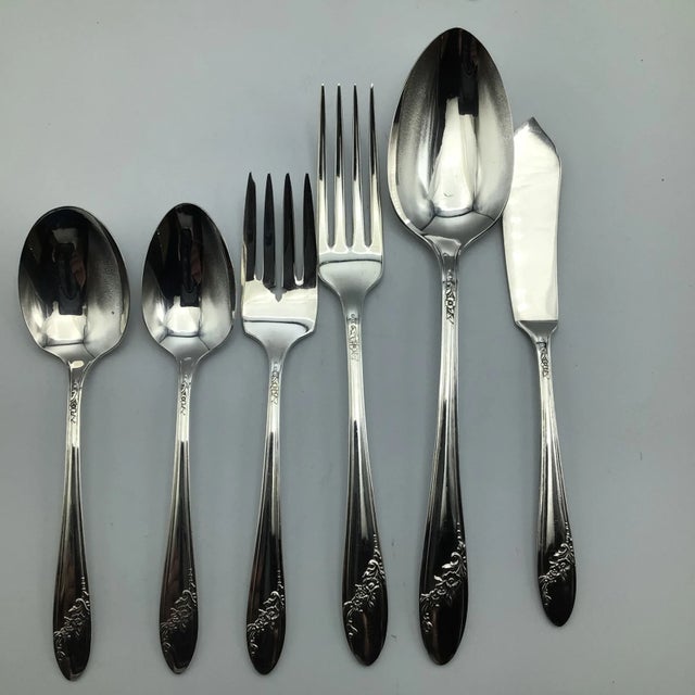 Oneida Tudor Silver Plate Flatware - 40 Pieces For Sale - Image 9 of 13