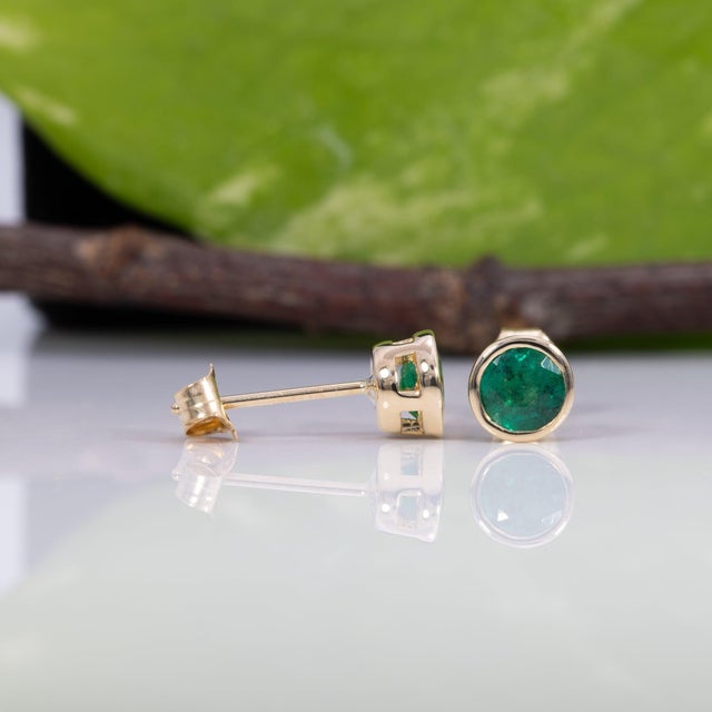 2020s Natural Zambian Emerald Solitaire Stud Earrings: Solid 14k Gold Bezel Set Studs, Pair For Sale - Image 5 of 7