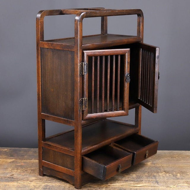 Vintage Chinese Huali Rosewood Curio Cabinet | Ming Style Display Shelf With Barred Doors For Sale - Image 4 of 9
