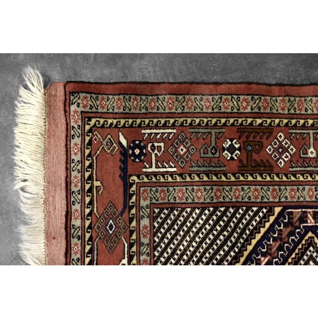 Vintage Oriental Hand-Woven Shiraz Rug, 1960s For Sale - Image 10 of 18