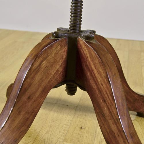 Wood Victorian Style Swivel Chair with Wicker Seat and Walnut Frame, 1900s For Sale - Image 7 of 9