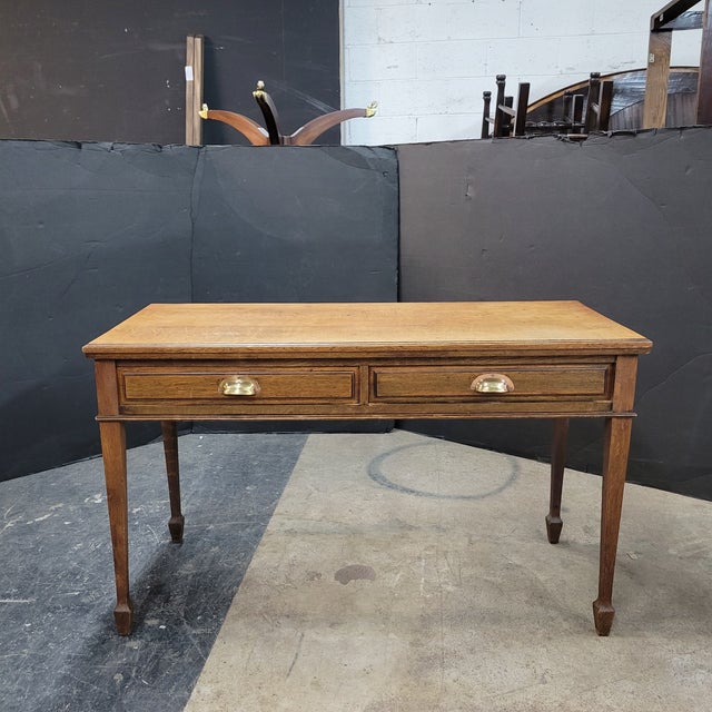 Early 20th Century English Oak 2 Drawer Console Table With Tapered Legs and Spade Feet For Sale In Atlanta - Image 6 of 13