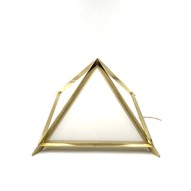 Italian Golden Brass Pyramidal Table Lamp from Christos, 1970 For Sale - Image 3 of 18