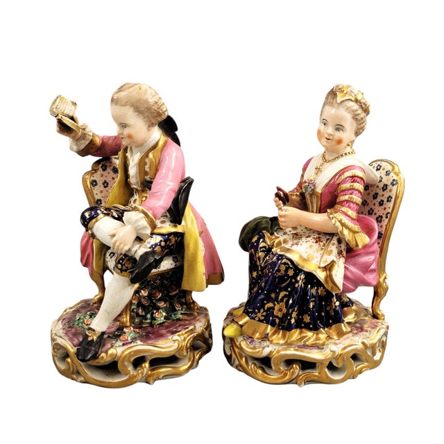 A classic Derby domestic genre composition adapted from the 1771 model no. 184 and issued as model no. 314. The scene...