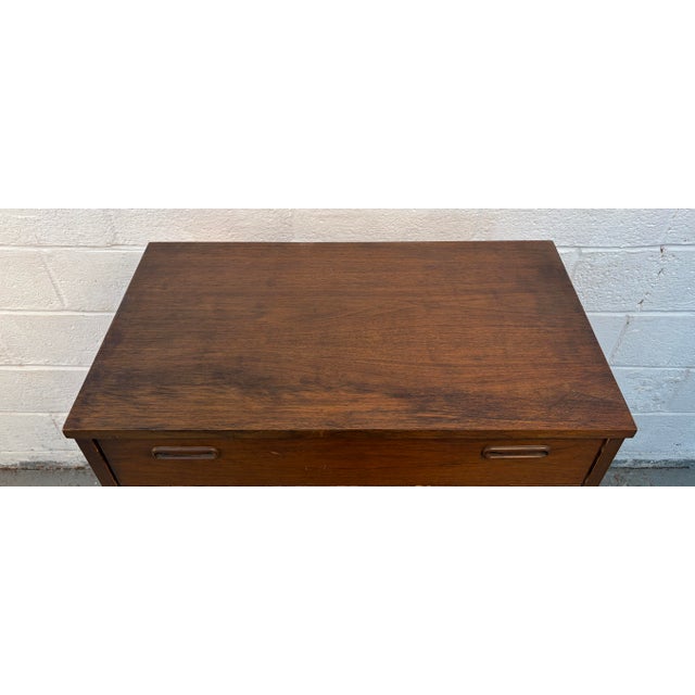 Mid 20th Century Modern Four Drawer Walnut Highboy Dresser For Sale In New York - Image 6 of 14