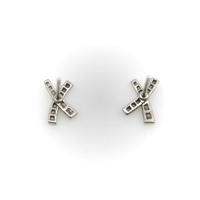 Metal 1980s Vintage Paloma Picasso for Tiffany & Co. Platinum and Diamond Kiss Earrings, A Pair For Sale - Image 7 of 10