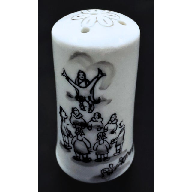1950s Robert Mayokok Inuit Folk Art Porcelain Salt & Pepper Shakers - A Pair For Sale In Rochester - Image 6 of 6