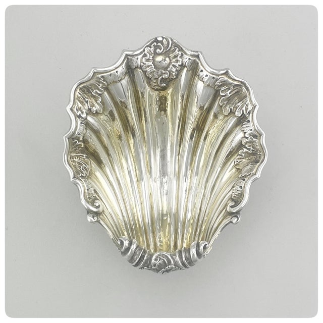 Mid 19th Century English Sterling Silver and Vermeil Salt Cellar, Hands and Company, London, 1852-1853 For Sale - Image 5 of 8