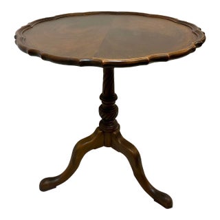 Antique Early American Mahogany Pie Crust Tilt Top Table - Circa 19th Century For Sale