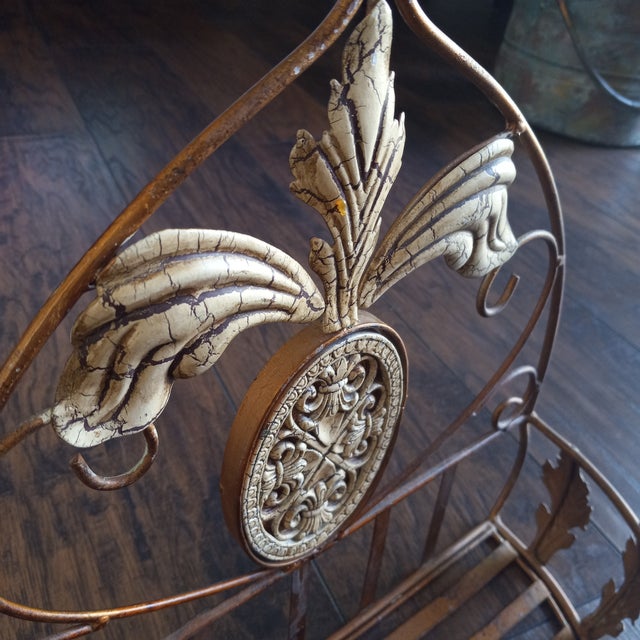 Stunning Vintage Wrought Iron Hanging Wall Basket Display a plant,towel or bath cloths! Antique Copper / Cream This basket...