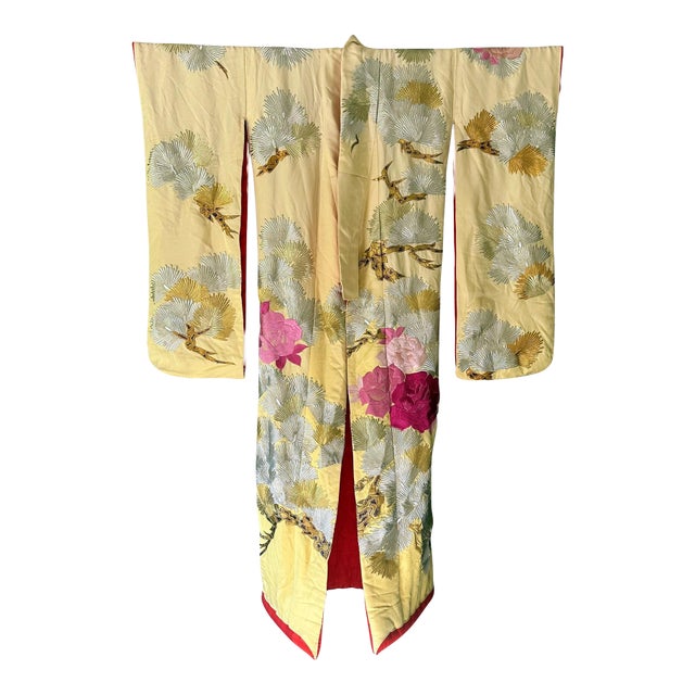 Vintage Japanese Ceremonial Wedding Kimono with Embroidery Designs For Sale