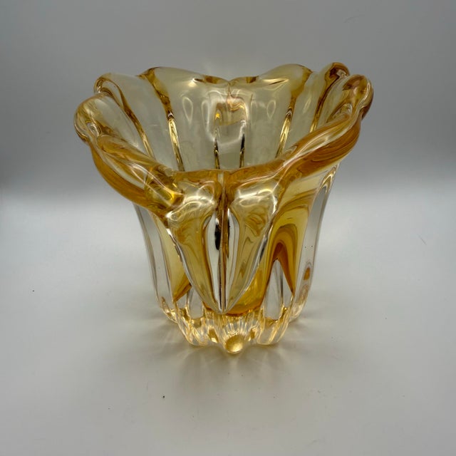 Mid-Century Modern Vintage Teleflora Champagne Gold Art Glass Vase Waterfall Tulip Hand Blown For Sale - Image 3 of 11