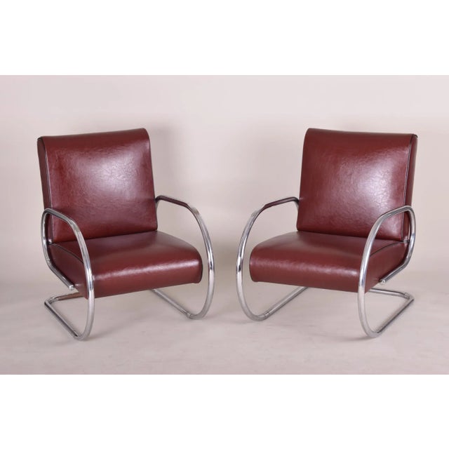 Bauhaus armchair Completely restored, new upholstery and leather Material: Chrome-plated steel Source: Germany Period:...