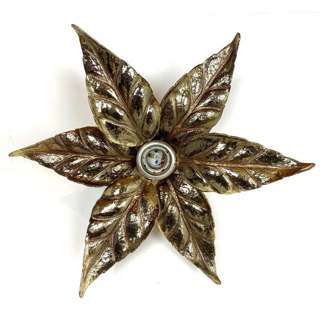 Hollywood Regency Belgian Brass Flower Wall Light by Willy Daro for Massive, 1970s For Sale - Image 3 of 17